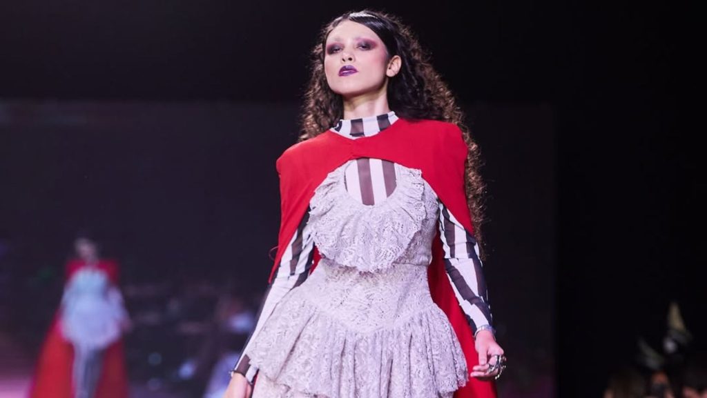 Desfile Viste la Calle Catwalk. Diseño de MUN. Imagen de Marcelo Martín.