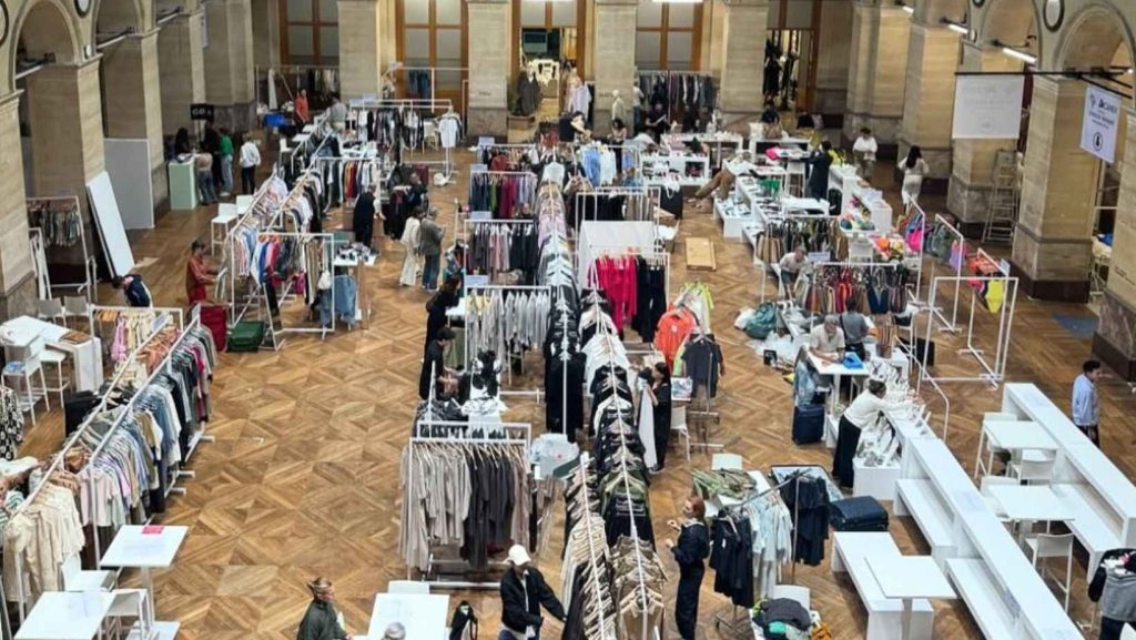 Imagen de la feria Tranoï en París. Imagen de 12na, marca chilena. Permiso de uso entregado por la diseñadora.
