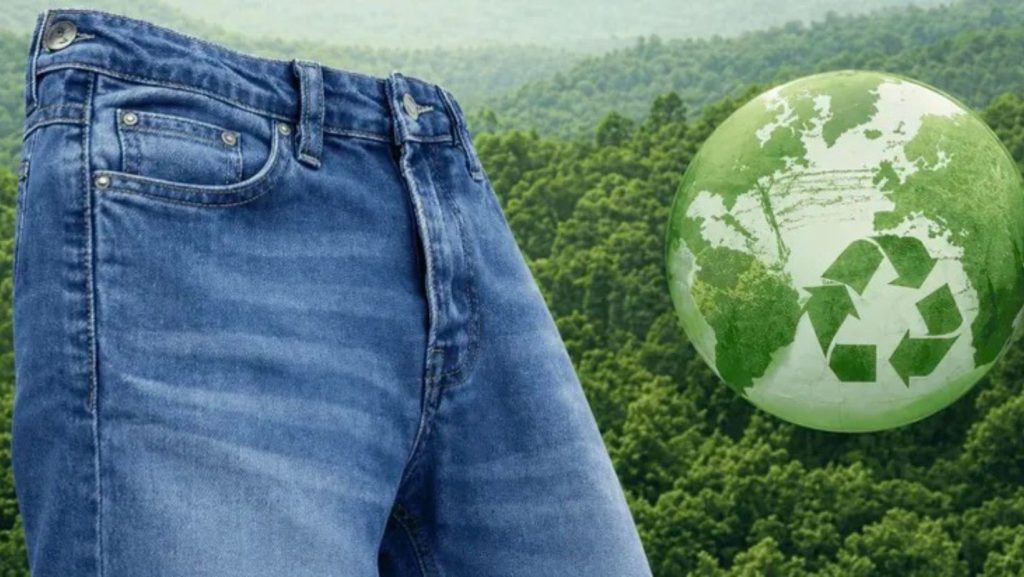 Gráfica mostrando jeans y símbolo de reciclaje. Imagen de Mohicano Jeans.