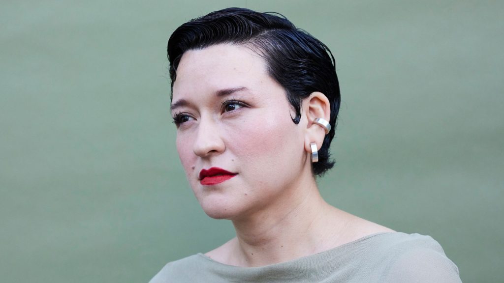 Jazmín de las Flores, stylist chilena especializada en dirección creativa y producción de moda.