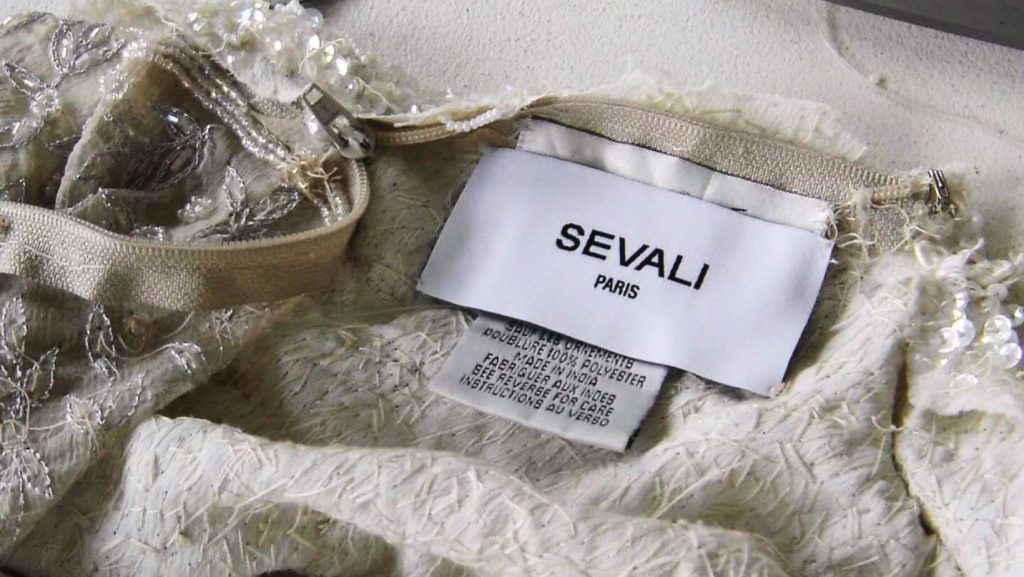 etiqueta de una prenda SEVALI